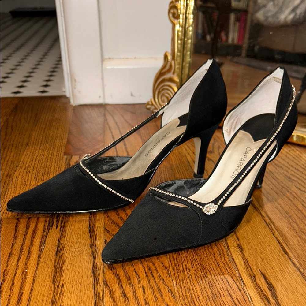 Vintage Black Women's Heels with Rhinestone Detail